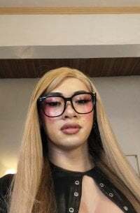 Alluring_Carmela avatar