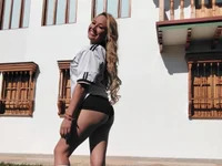 Angelwhite_25 avatar