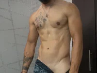Charlyhot_69 avatar