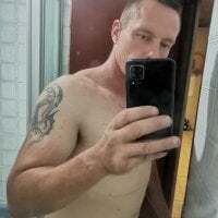 CrAzY-wHiTe-BoY avatar