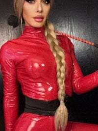 DominatrixEve avatar