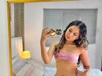 Emi_Petite avatar