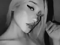 FoxxxyPink avatar