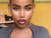 KissMeCurvyMbatha avatar