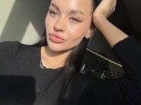 LynFares Nude on Cam: Free Live Webcam Show & Chat