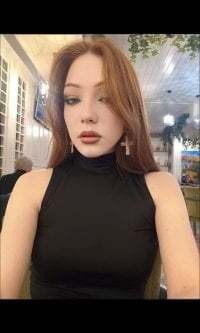 MelinaLil (Lina) Nude on Cam: Free Live Webcam Show
