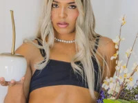 chloe_bronze avatar