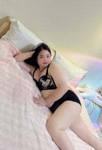 Wuwu-w (五五) Nude on Cam: Free Live Webcam Show