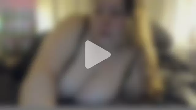 Busty-BBW-Emilie photo 10