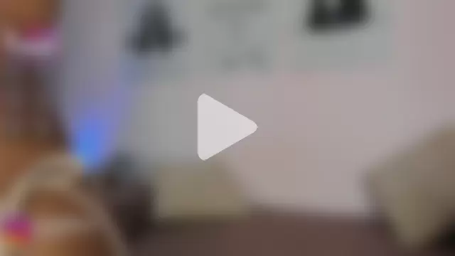 ElleGisellee photo 6