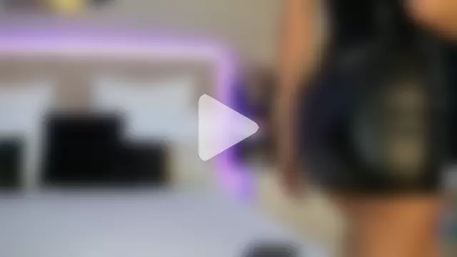 EvellineClaire photo 1