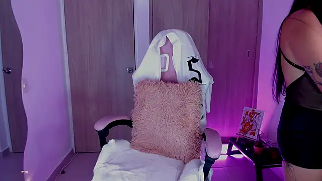 HollyHudsonn photo 12