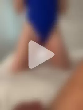 Julia_and_the_cock photo 1