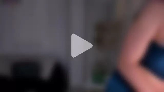 LizzHamilton__ photo 2