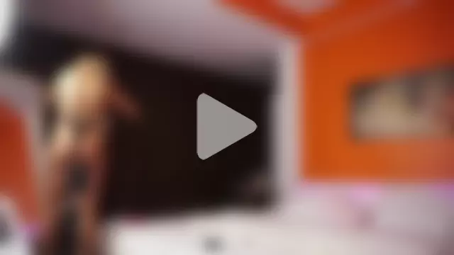 LovingBlondie photo 16