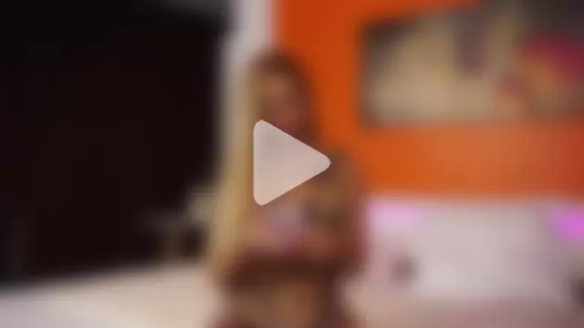 LovingBlondie photo 6