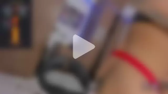 MissCarolinne photo 7