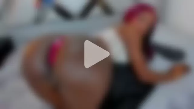 Nahomi-Hill photo 24