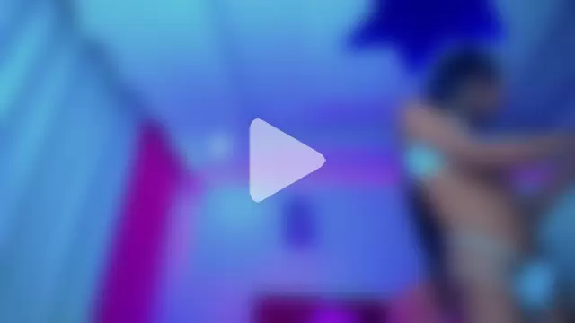 NahomiCamper photo 3