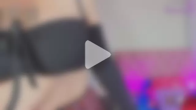 PamelaBoobs photo 10