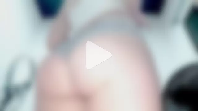 PetiteIvoryQueen19 photo 13