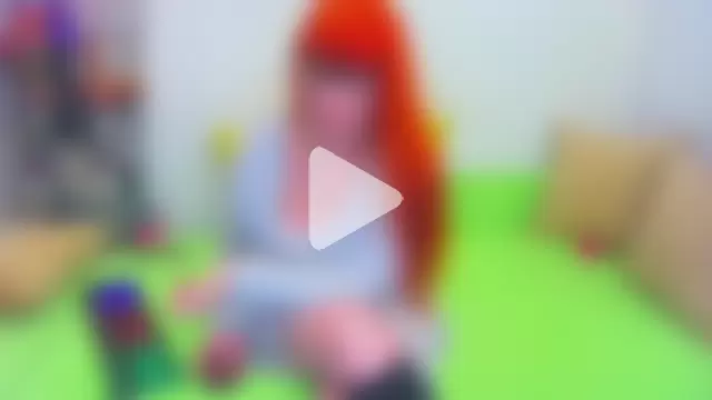 RedHousewife photo 8