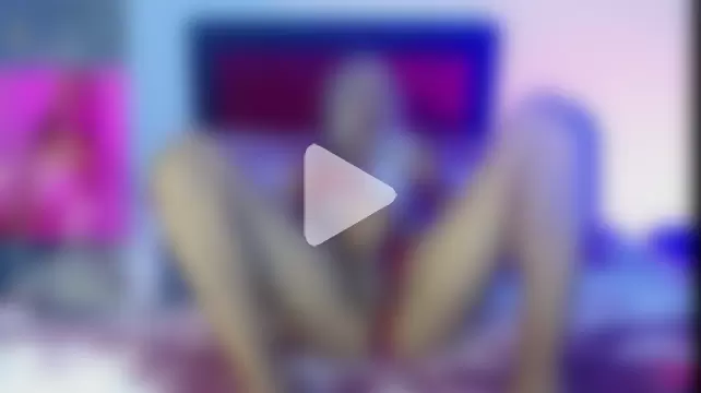 Scarlethvega99 photo 8