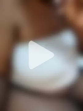 SlutyQueen32 photo 3