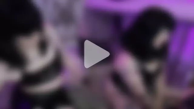 Zoe_and_Coco photo 3