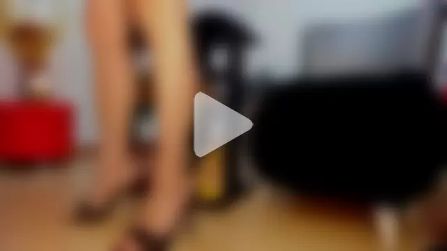 caroline_host photo 3