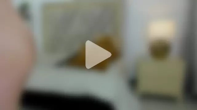 emily_queen2 photo 15