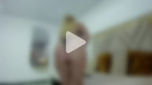 emily_queen2 photo 23