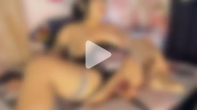 halana_squirts photo 14