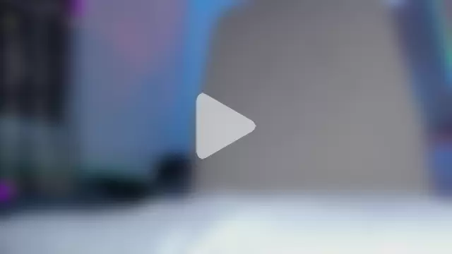 laura-hills18 photo 2