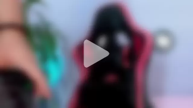 triana_crimson photo 11